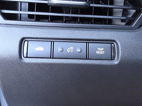 Used 2024 Nissan Altima 2.5 SV image 18