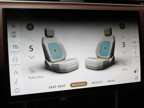 Used 2025 Land Rover Range Rover Autobiography image 11