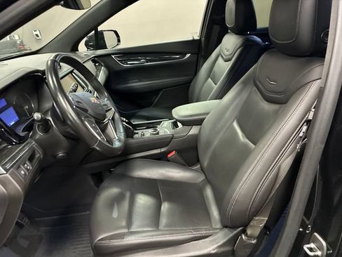 Certified 2022 Cadillac XT5 Premium Luxury FWD image 9