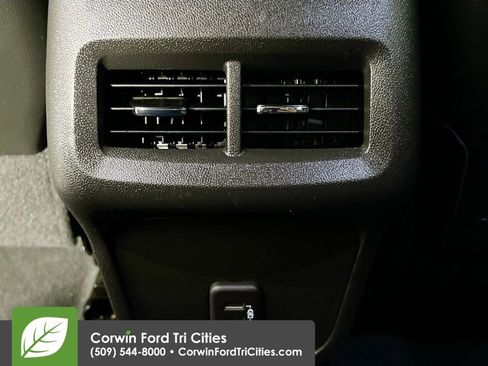 Used 2023 GMC Terrain SLT image 28