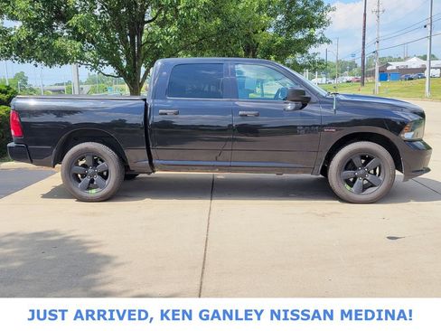 Used 2015 RAM 1500 Express AWD/4WD image 2