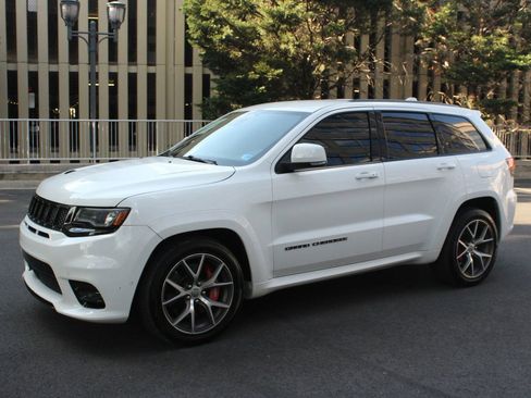 Used 2017 Jeep Grand Cherokee SRT AWD/4WD image 12