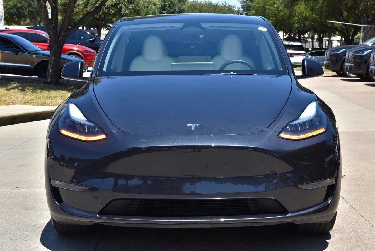 Used 2025 Tesla Model Y Long Range AWD/4WD image 3