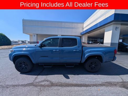 Used 2019 Toyota Tacoma SR5 AWD/4WD image 2