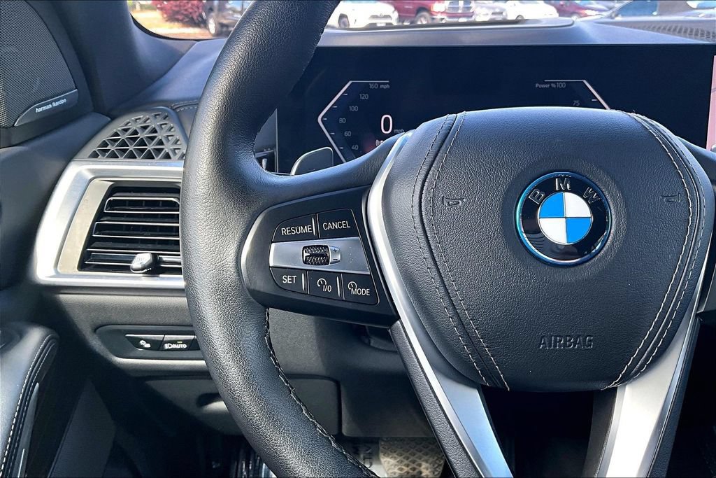 Used 2025 BMW X5 xDrive50e AWD/4WD image 24
