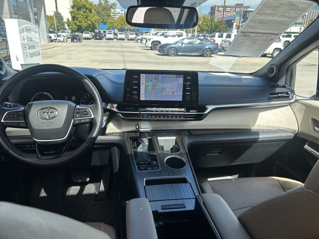 Certified 2022 Toyota Sienna Limited AWD/4WD image 21