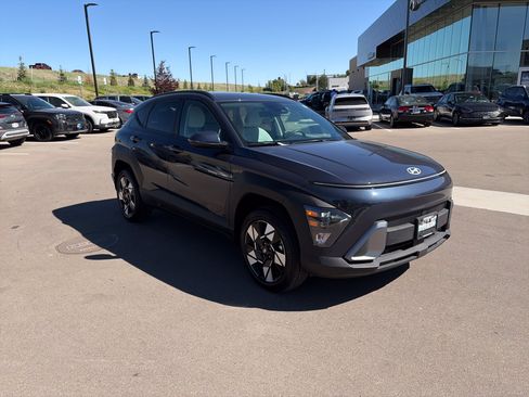 Used 2025 Hyundai Kona SEL AWD/4WD image 3