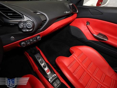 Used 2018 Ferrari 488 Spider RWD image 25