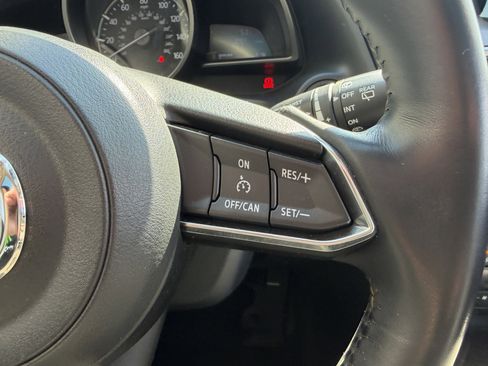 Used 2017 MAZDA MAZDA3 Touring image 33