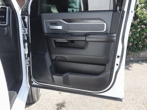 Used 2021 RAM 2500 Big Horn image 42