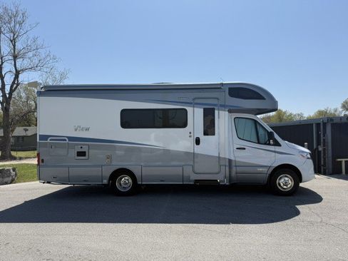 Used 2019 Mercedes-Benz Sprinter 3500 image 5