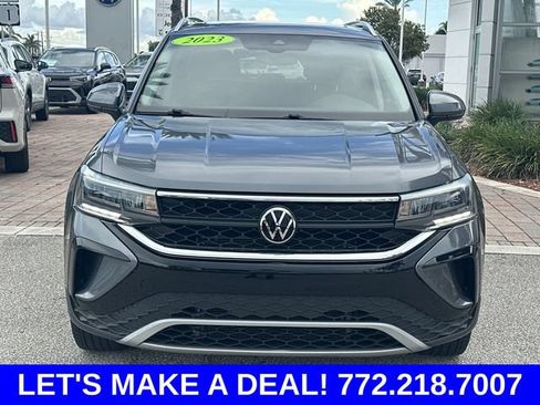 Certified 2023 Volkswagen Taos SE w/ Panoramic Sunroof Package FWD image 3