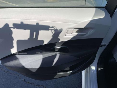 Used 2024 Toyota Corolla LE FWD image 18