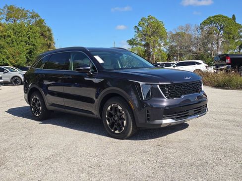 New 2026 Kia Sorento S FWD image 2