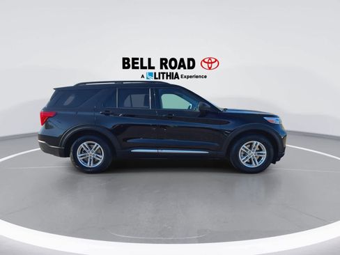 Used 2022 Ford Explorer XLT image 10