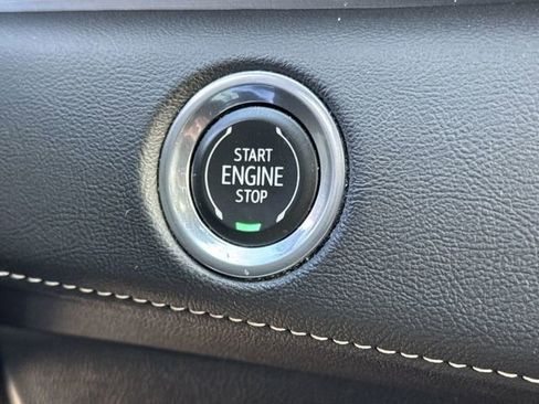 Used 2023 Cadillac Escalade Premium Luxury image 29