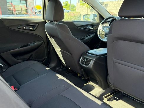 Used 2017 Chevrolet Malibu LT FWD image 14