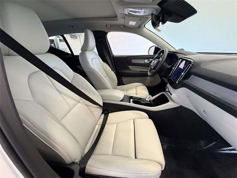Used 2025 Volvo XC40 B5 Plus w/ Protection Package Premier image 14