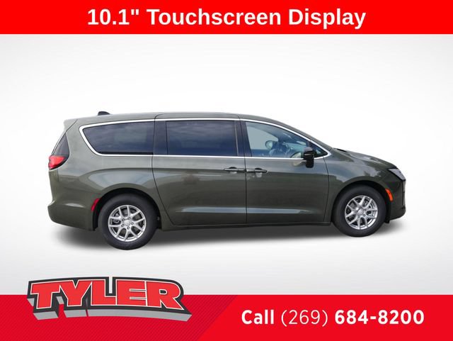 New 2027 Chrysler Pacifica Select FWD image 9