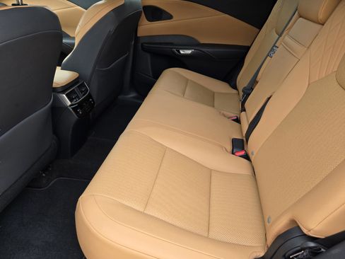 Used 2025 Lexus RX 350 Premium w/ Accessory Package (Z1) FWD image 28