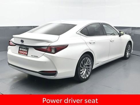 Used 2021 Lexus ES 300h w/ Accessory Package image 7