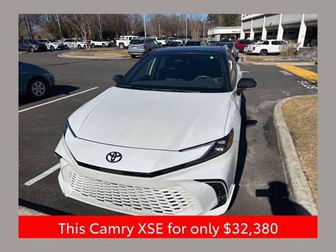 Used 2025 Toyota Camry XSE image 1
