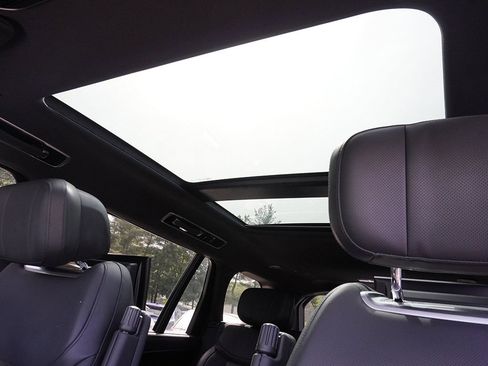 Used 2024 Land Rover Range Rover Long Wheelbase Autobiography image 28