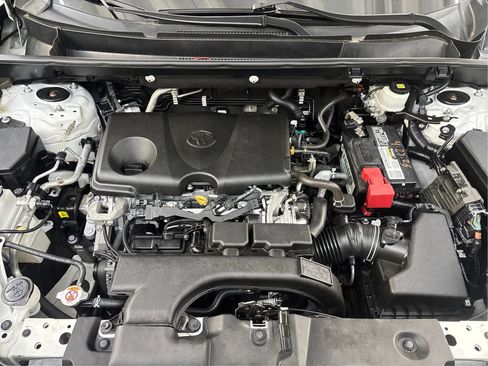 Used 2021 Toyota RAV4 XLE Premium FWD image 29