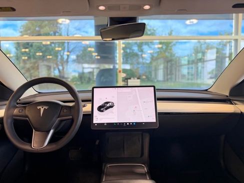 Used 2022 Tesla Model 3 Long Range AWD/4WD image 35