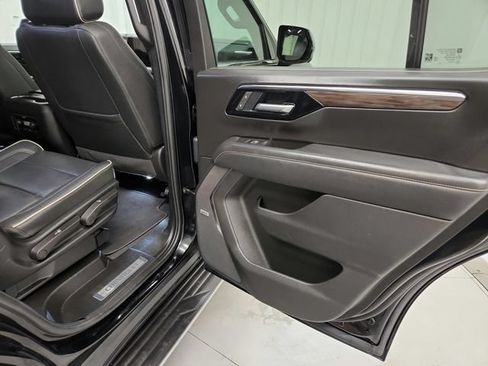 Used 2025 Chevrolet Tahoe Premier RWD image 41
