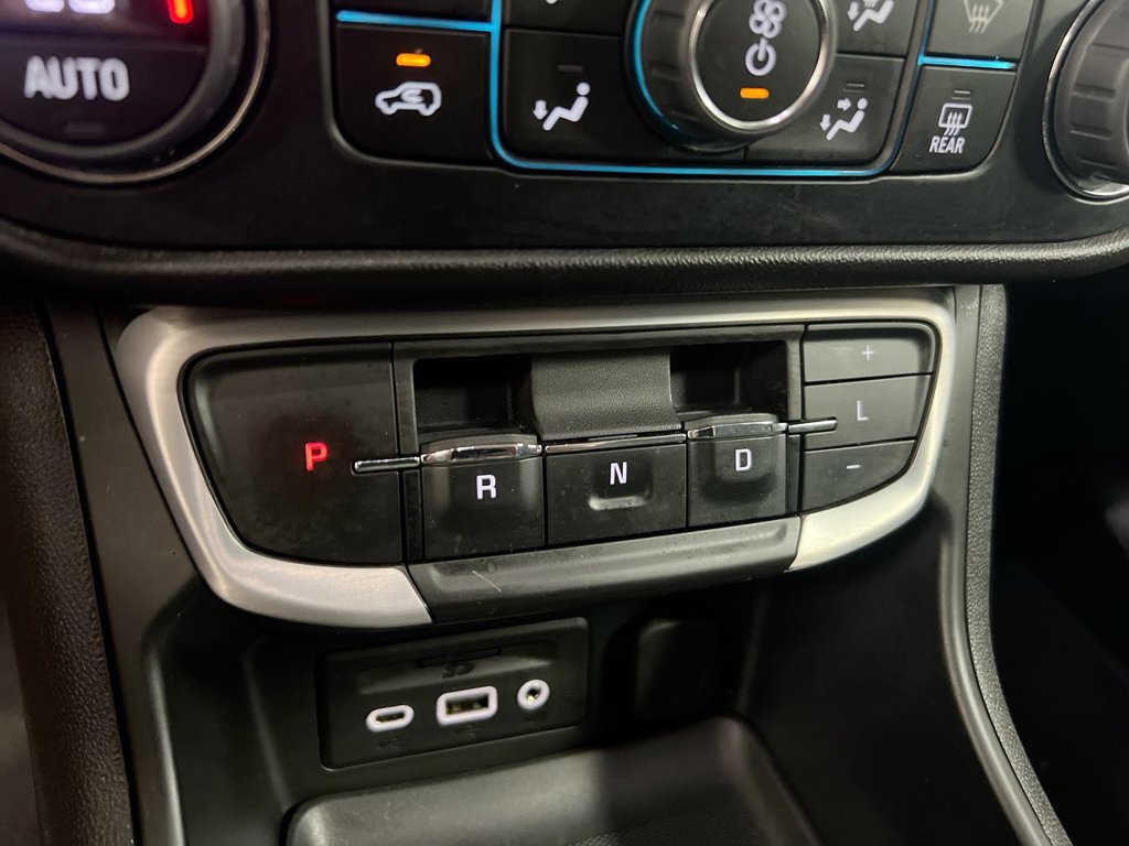Used 2022 GMC Terrain SLE w/ Driver Convenience Package AWD/4WD image 18