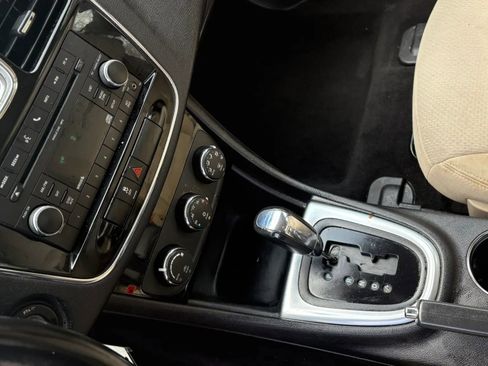 Used 2011 Chrysler 200 Touring image 20