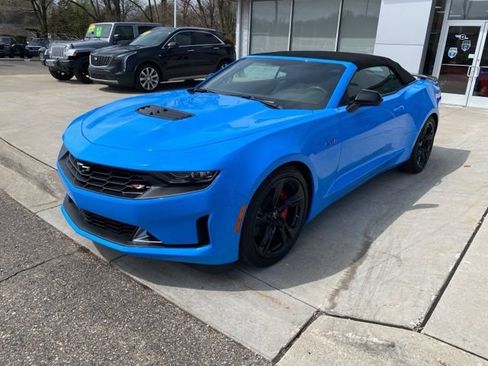 Used 2023 Chevrolet Camaro LT w/ RS Package image 9