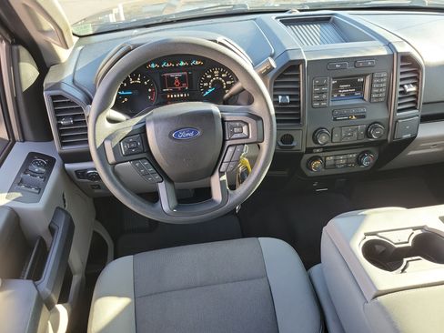 Used 2016 Ford F150 XL w/ Equipment Group 101A Mid RWD image 4