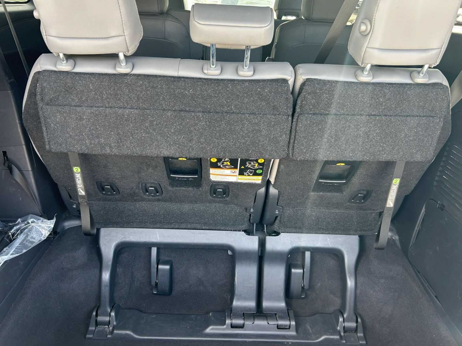 Used 2025 Toyota Sienna XLE FWD image 28