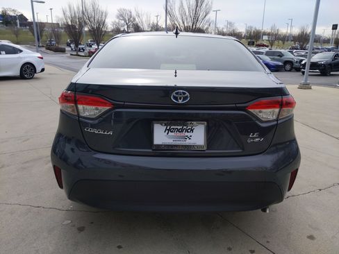 Used 2025 Toyota Corolla LE w/ LE Premium Package image 8