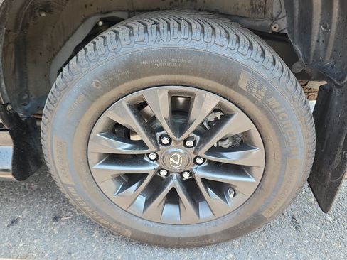 Certified 2021 Lexus GX 460 Premium w/ Premium Package AWD/4WD image 26