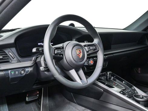 Used 2025 Porsche 911 Carrera RWD image 4