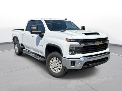 Used 2025 Chevrolet Silverado 3500 LT w/ Safety Package AWD/4WD image 4