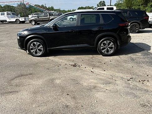 Used 2023 Nissan Rogue SV w/ SV Premium B Package FWD image 4
