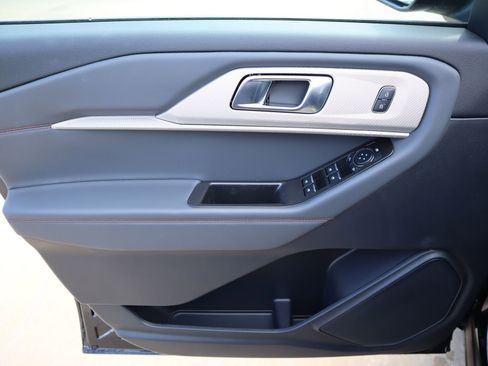 New 2026 Ford Explorer Active RWD image 18