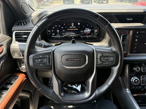 Used 2023 GMC Yukon Denali Ultimate AWD/4WD image 19