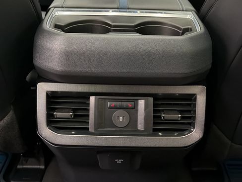 Used 2026 Ford F450 Platinum w/ FX4 Off-Road Package AWD/4WD image 40