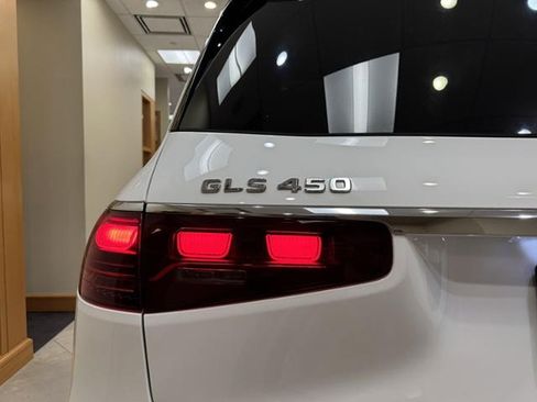 Certified 2025 Mercedes-Benz GLS 450 4MATIC image 6