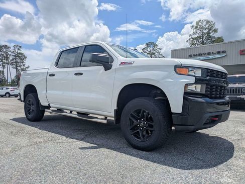 Used 2019 Chevrolet Silverado 1500 Custom Trail Boss w/ Custom Convenience Package AWD/4WD image 2
