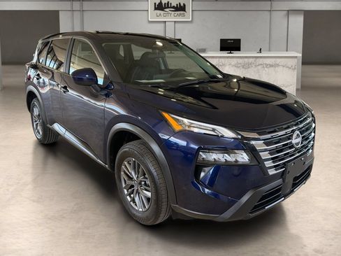 Used 2026 Nissan Rogue SV AWD/4WD image 8