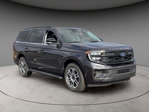 New 2025 Ford Expedition Active image 14