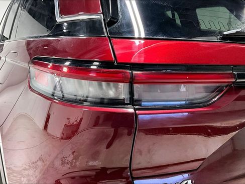 New 2025 Jeep Grand Cherokee Laredo X w/ Luxury Tech Group I image 40