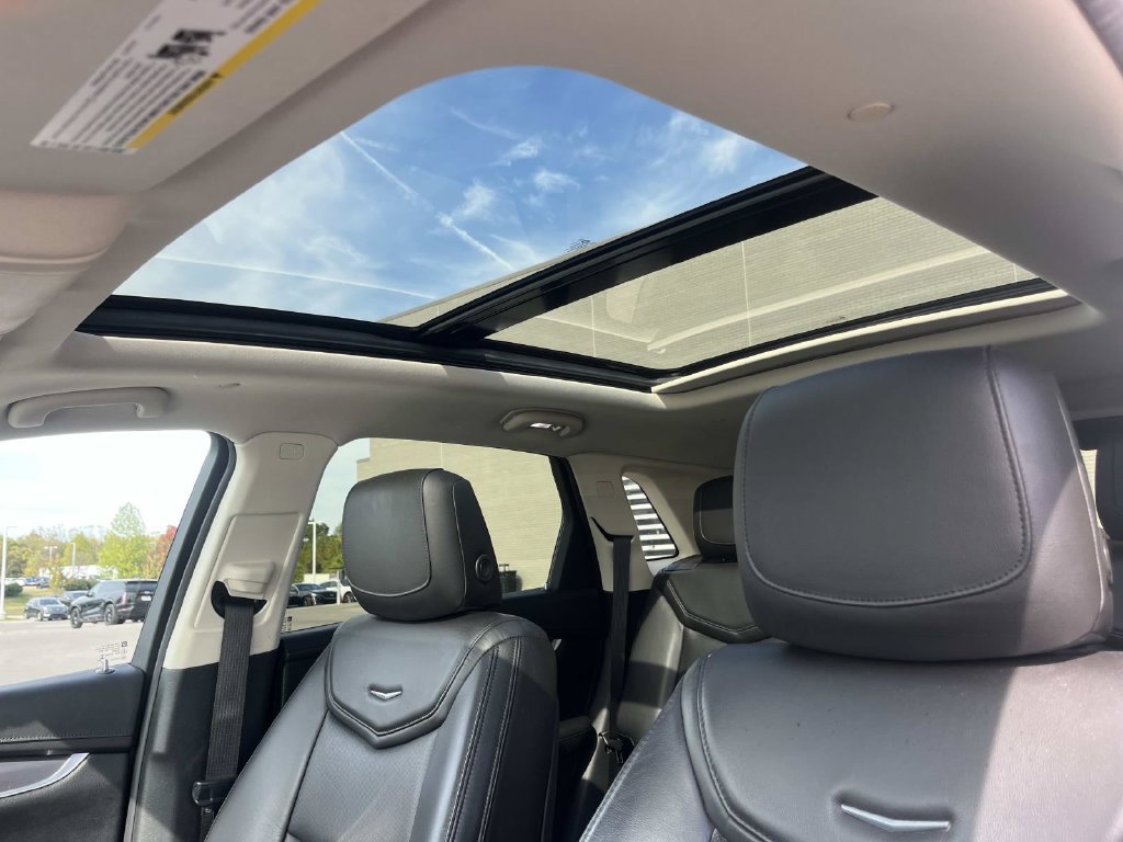 Used 2017 Cadillac XT5 Luxury w/ Driver Awareness Package FWD image 32