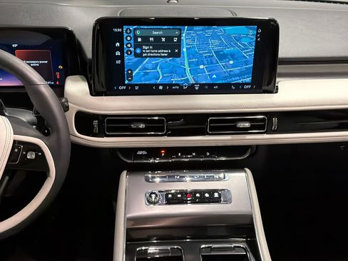 New 2026 Lincoln Aviator AWD image 22